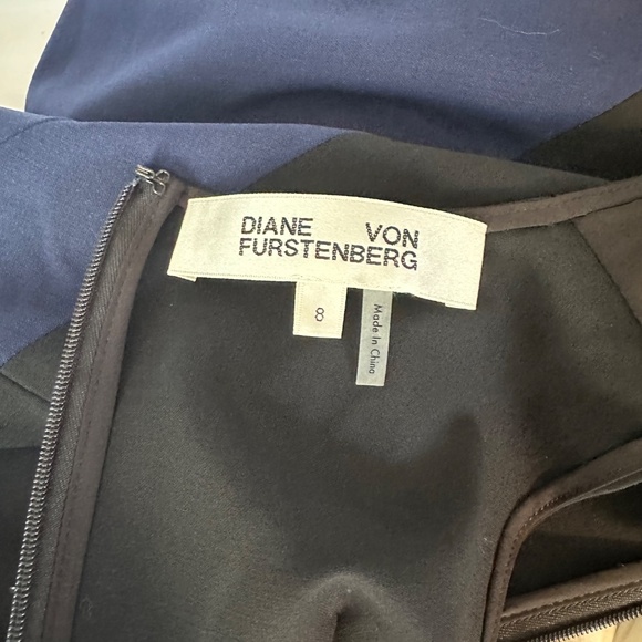 Diane Von Furstenberg Sleeveless Blue and Black Midi Dress - Size 8 - Picture 5 of 6